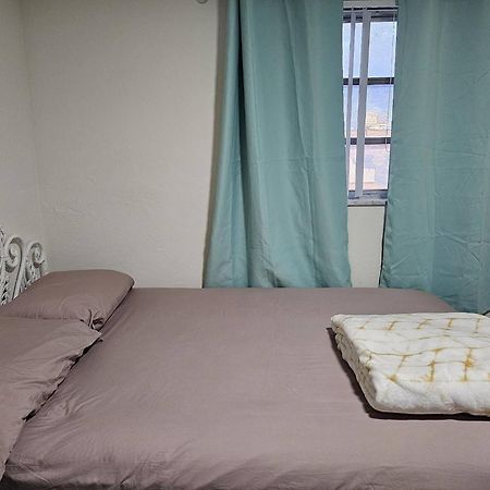 Room In Apartment - The Sample Rd Retreats ปอมปาโนบีช ภายนอก รูปภาพ